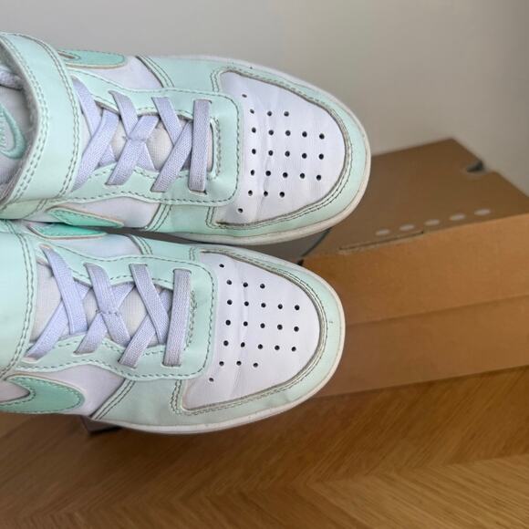 Nike Court Borough Low ‘Barely Green’ Kids Sneakers - SZ 13 C - Picture 6 of 13